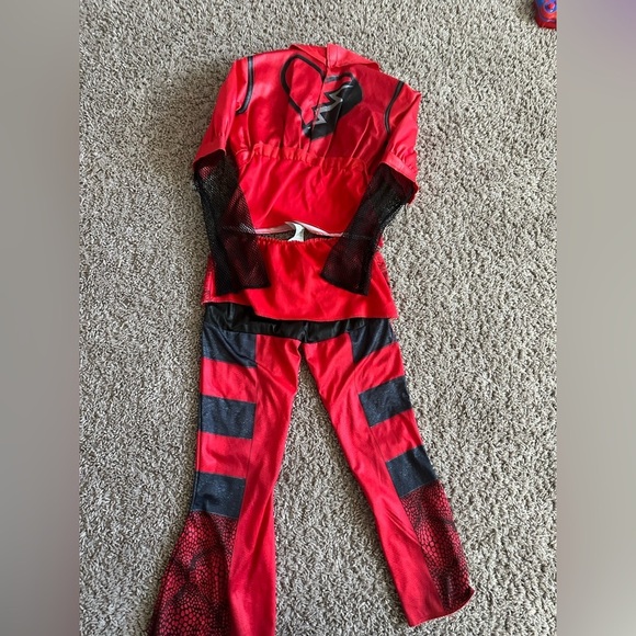 Preloved disguise girls Descendants Red Costume. - Picture 3 of 6